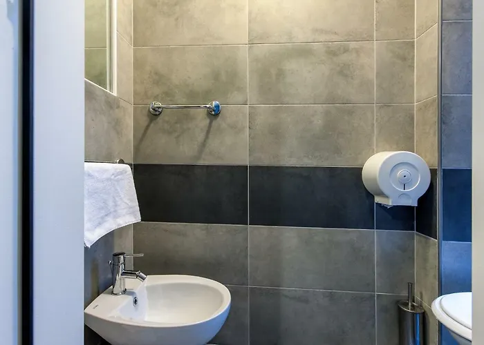 Alessandro A San Pietro Bed בית הארחה 2*